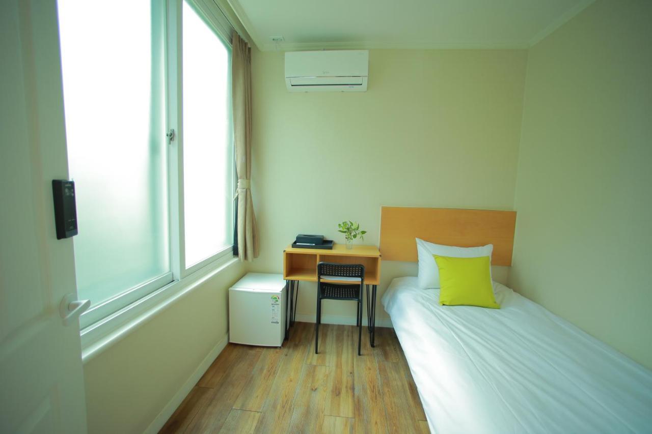 Slow Vibe Myeongdong Seoul Exterior photo