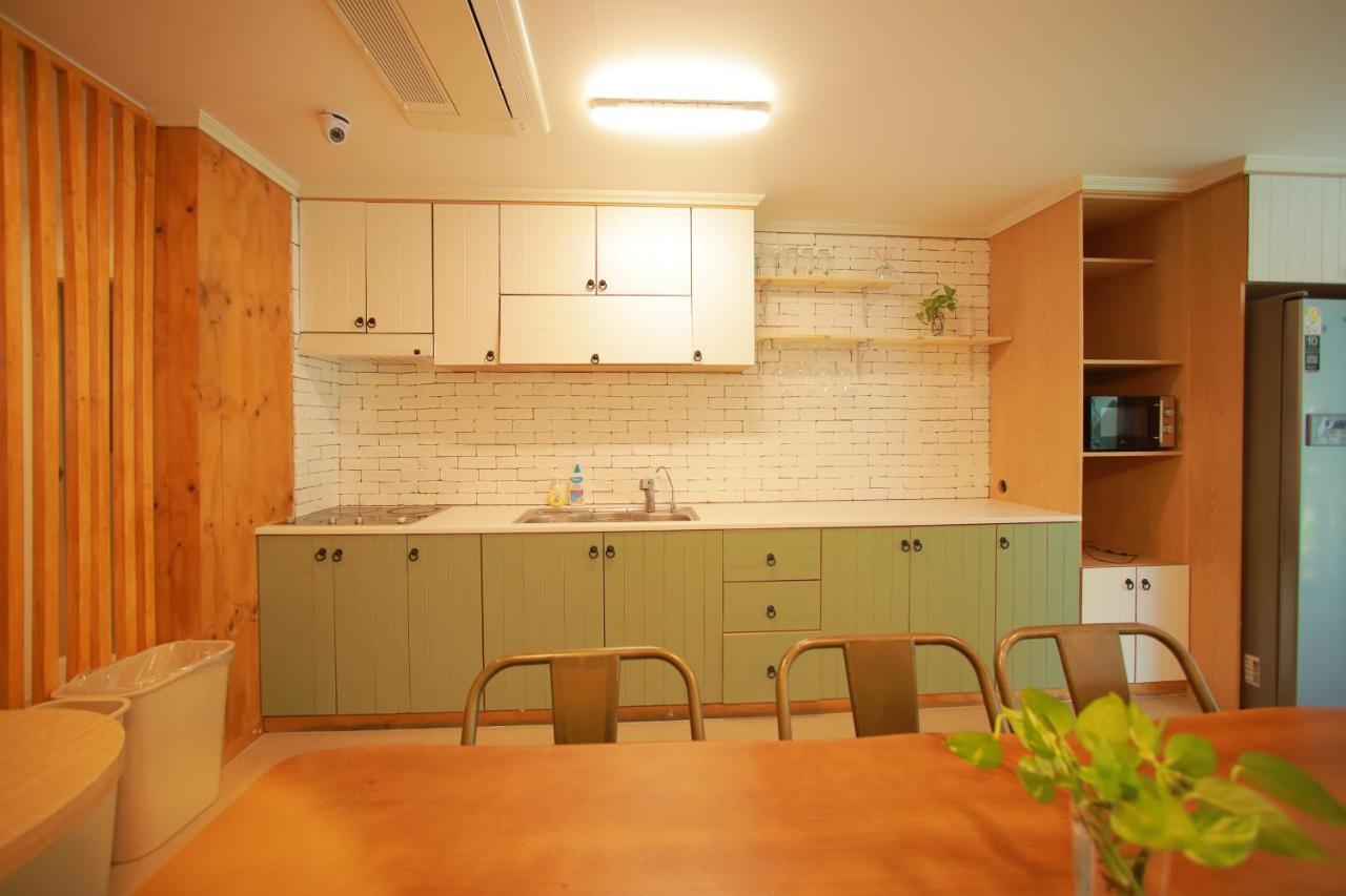 Slow Vibe Myeongdong Seoul Exterior photo