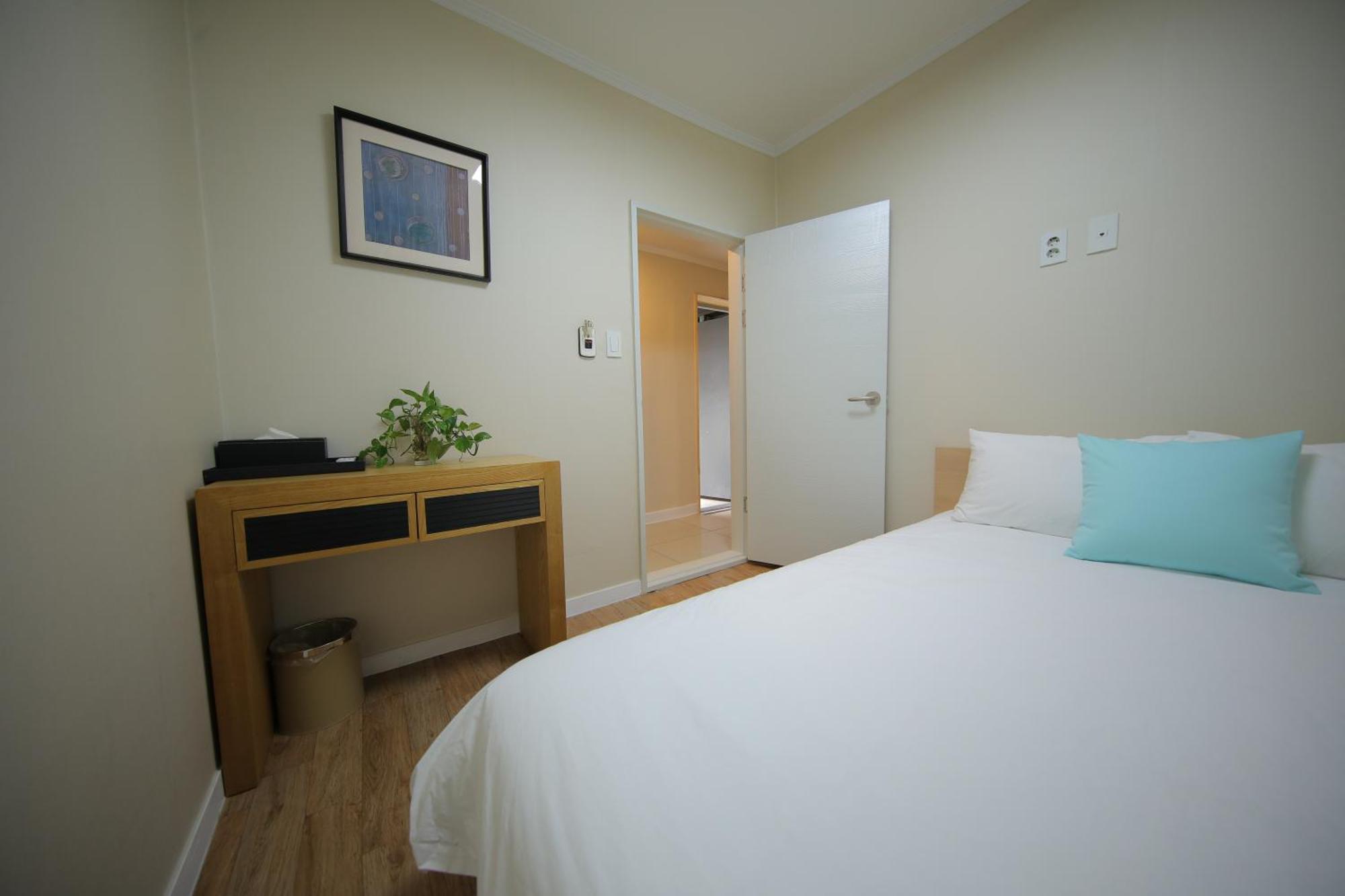 Slow Vibe Myeongdong Seoul Exterior photo